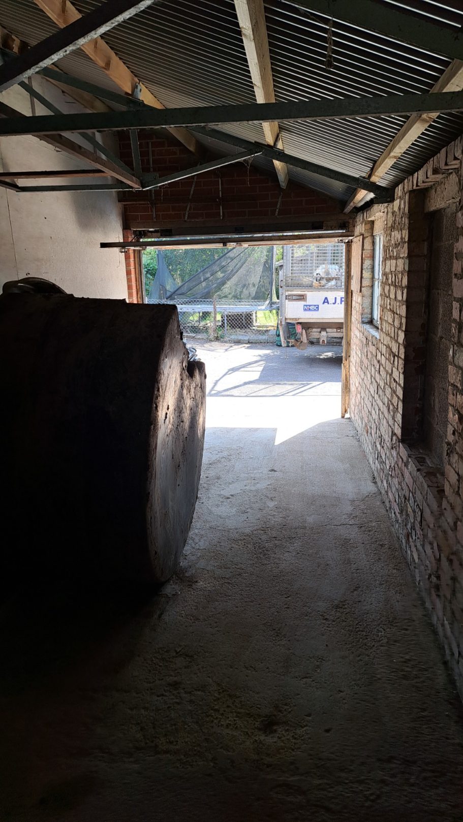 Garage had a new metal roof and timbers fitted. Garage had a new metal roof and timbers fitted.