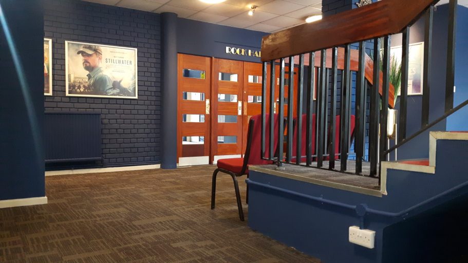 View from the ladies to the main hall. View from the ladies to the main hall.