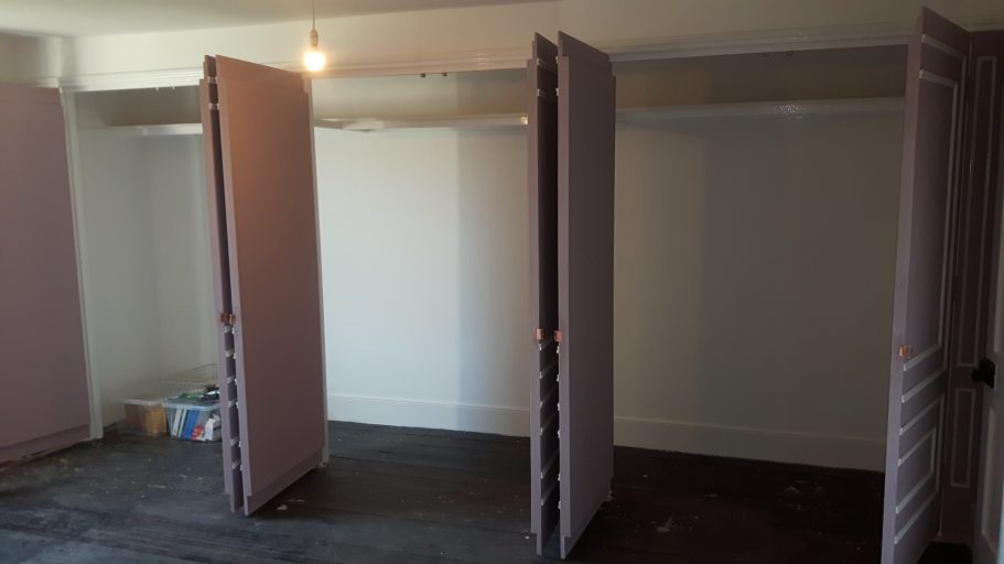 Once completed Paul painted the wardrobe whilst Colin & Les built the fireplaces. Once completed Paul painted the wardrobe whilst Colin & Les built the fireplaces.