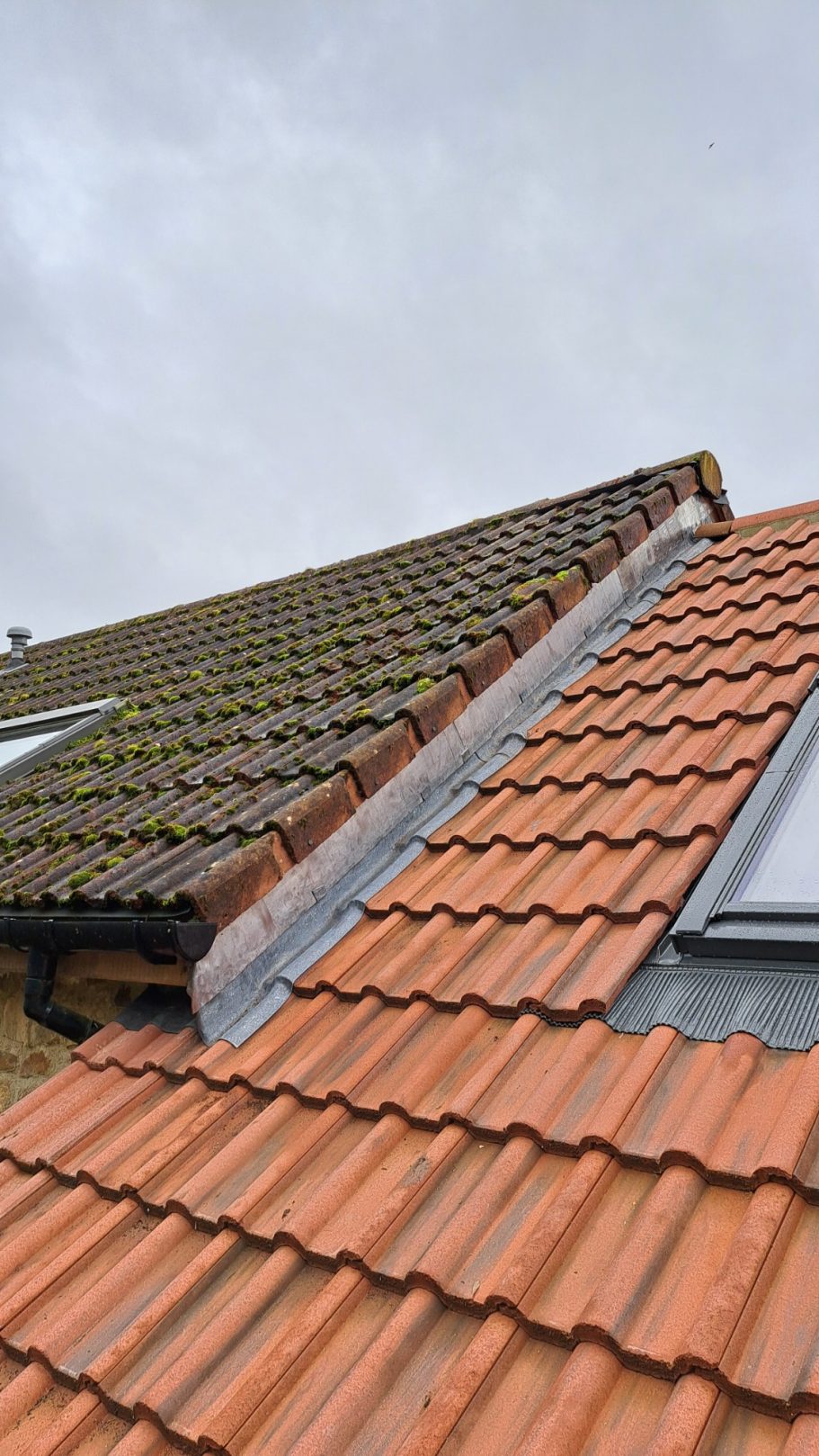 Lead flashing to connect the 2 roof lines. Lead flashing to connect the 2 roof lines.